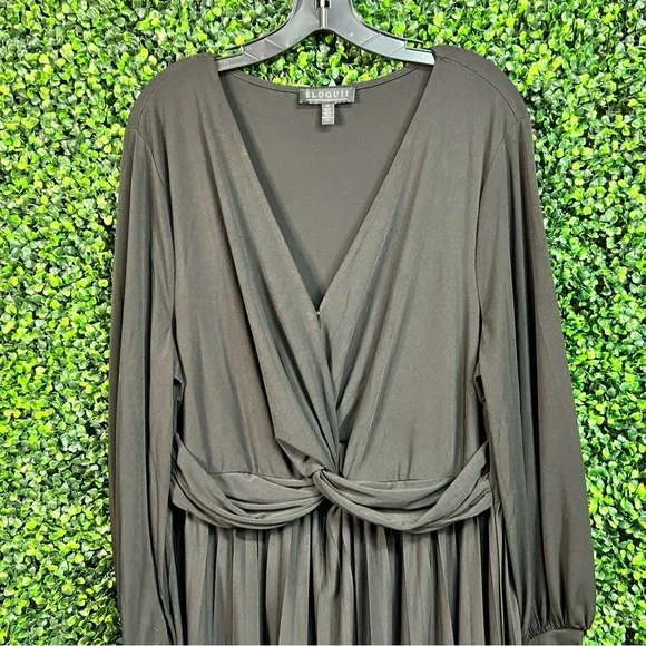 ELOQUII | Knotted Front Pleated Skirt Dress - Picture 7 of 12